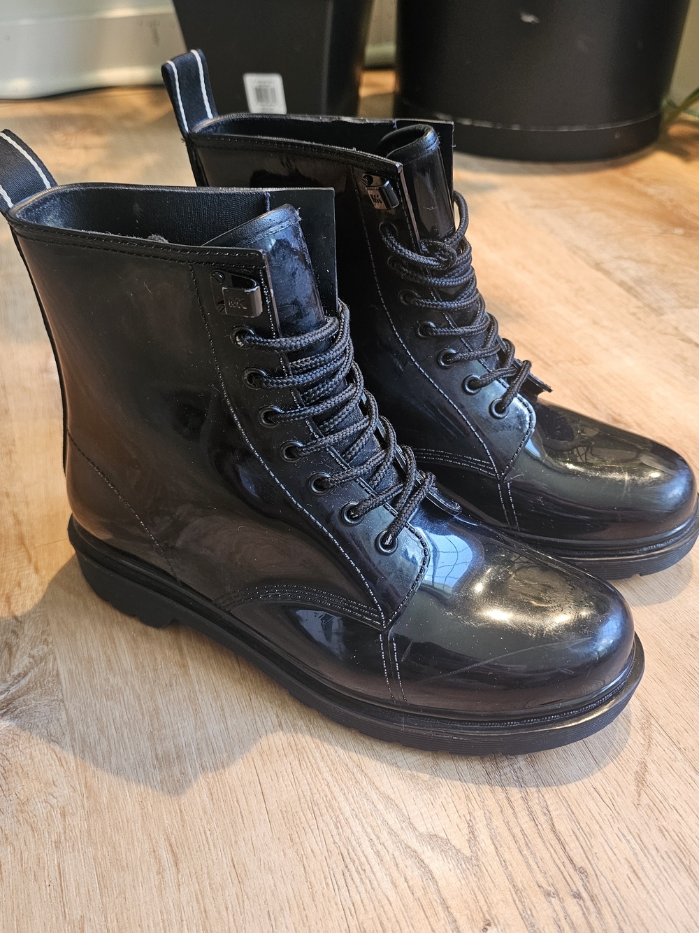 Michael Kors "Tavie" Womens Patent Black Lace-up Combat rain Boots Sz 8